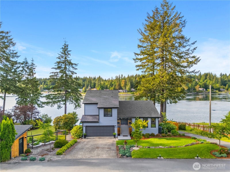 240 SE Mallard Beach Lane