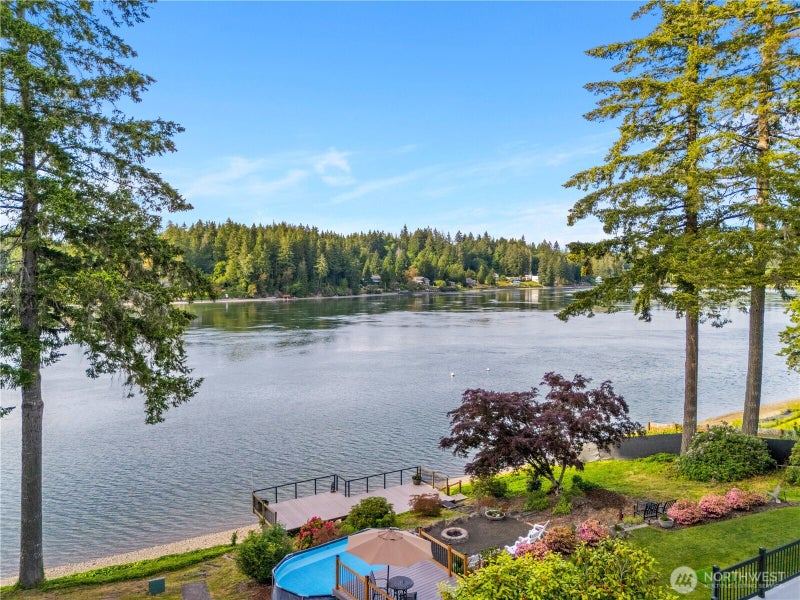 240 SE Mallard Beach Lane