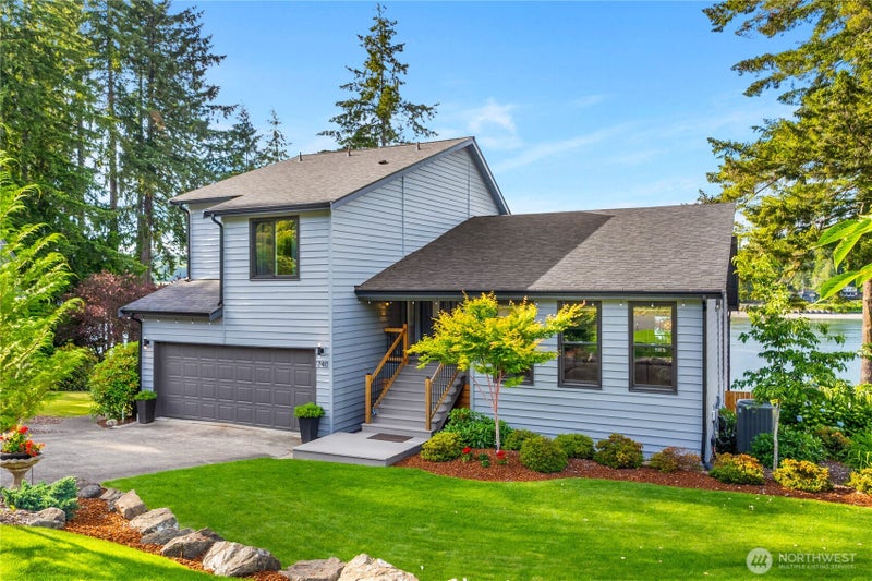 240 SE Mallard Beach Lane