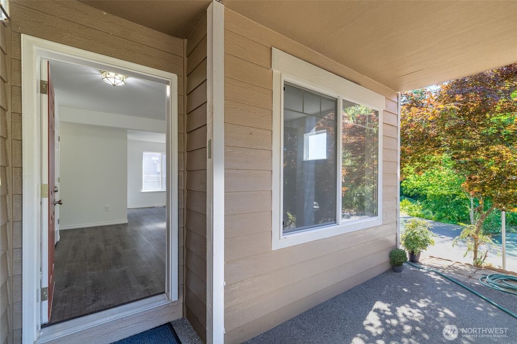 Photo of 2707 S 268th Place, Kent, WA 98032 (MLS # 2487875)