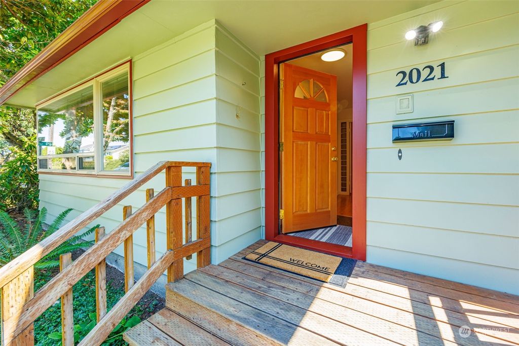 Photo of 2021 NE 75 Street, Seattle, WA 98115 (MLS # 2131705)