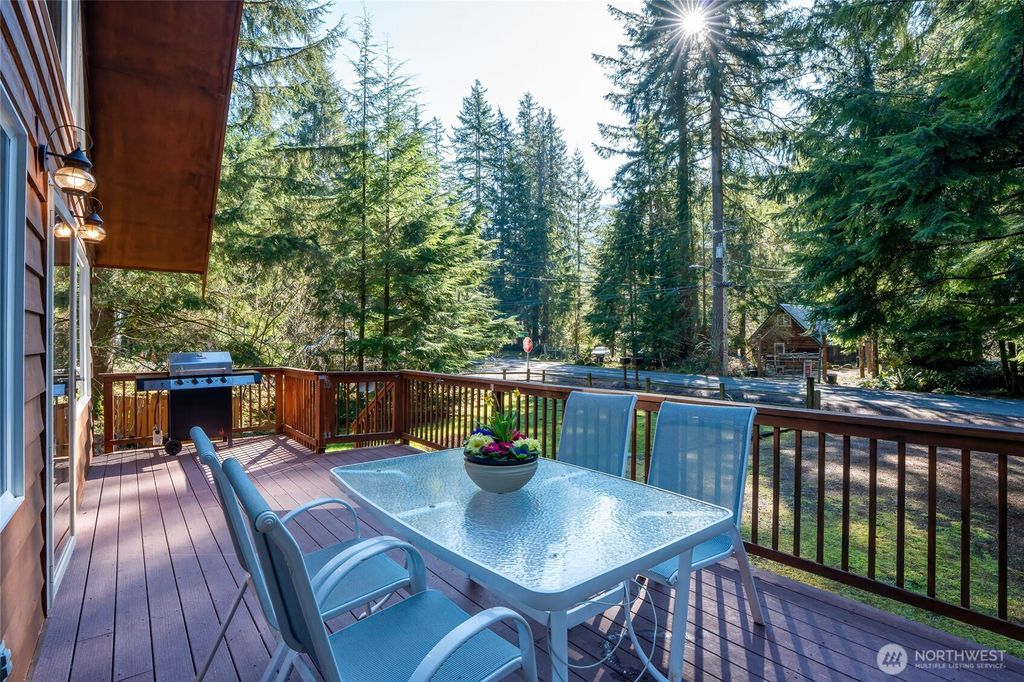 Photo of 214 Paradise Dr Dr, Ashford, WA 98304 (MLS # 2488842)