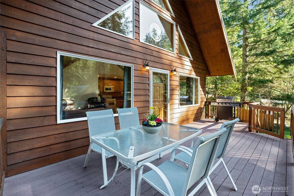 Photo of 214 Paradise Dr Dr, Ashford, WA 98304 (MLS # 2488842)