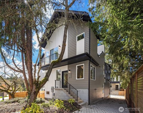 Photo of 10829 11th Avenue NE, Seattle, WA 98125 (MLS # 2500175)