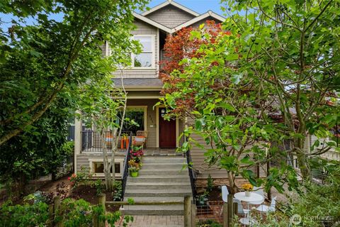 Photo of 525 27th Avenue, Seattle, WA 98122 (MLS # 2555467)