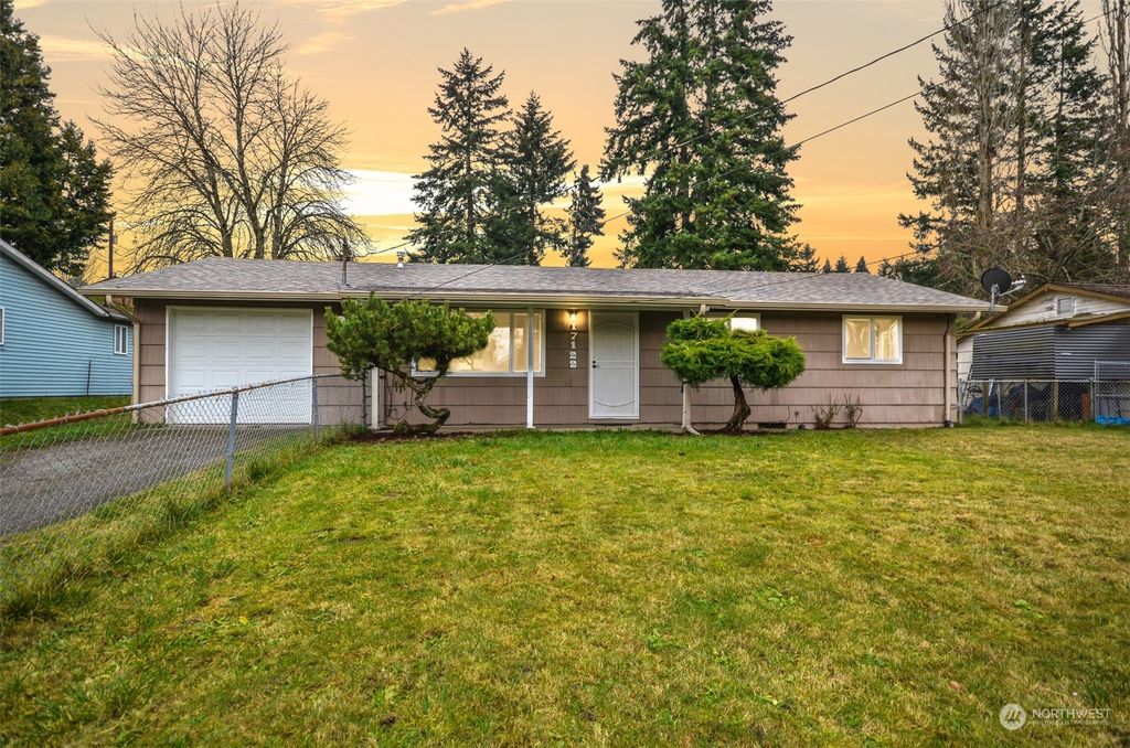 Photo of 17122 127th Avenue SE, Renton, WA 98058 (MLS # 2319388)