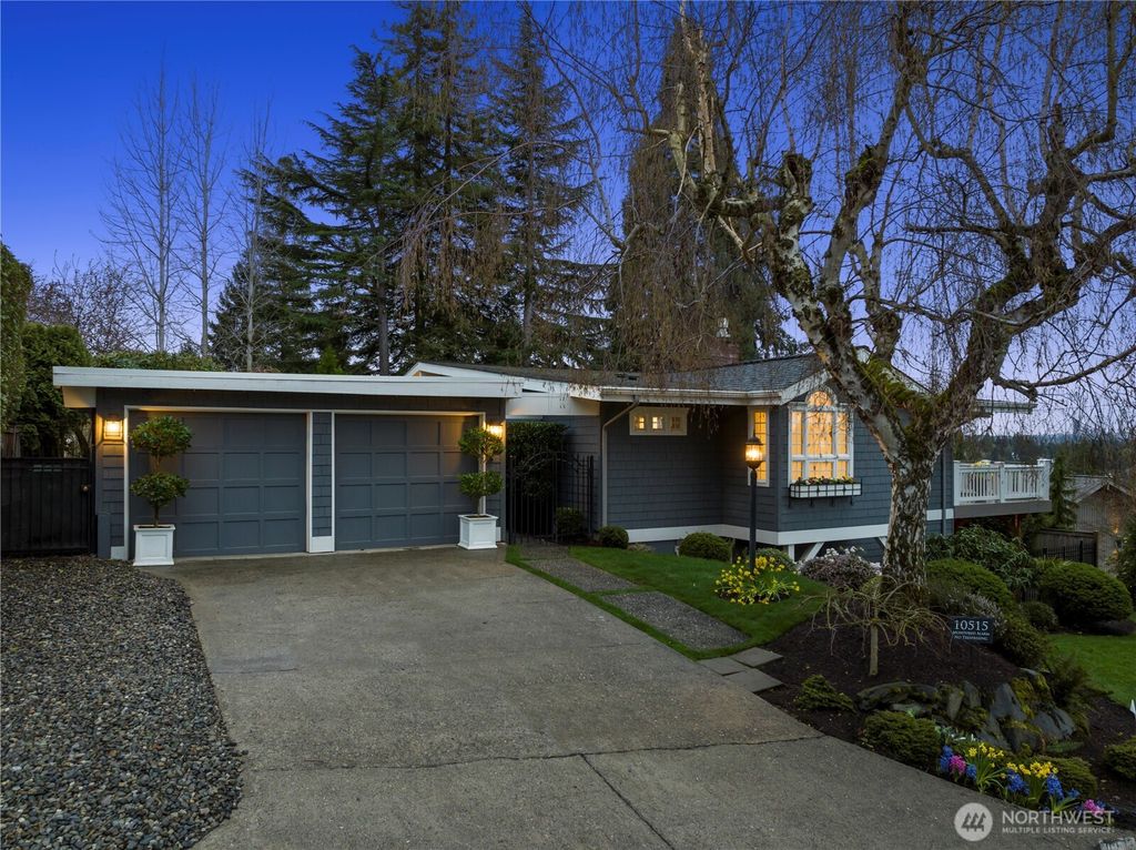 Photo of 10515 NE 48th Place, Kirkland, WA 98033 (MLS # 2377451)