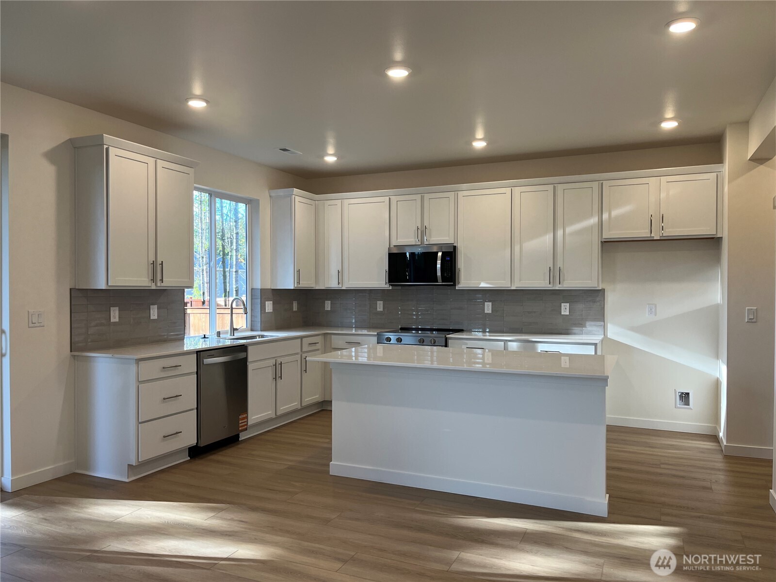 1957 NW Meadowview Drive 42