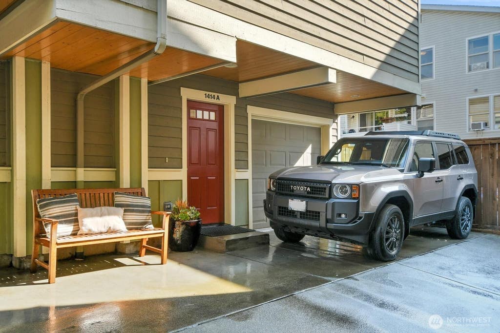 Photo of 1414 NW 60th Street #A, Seattle, WA 98107 (MLS # 2570498)