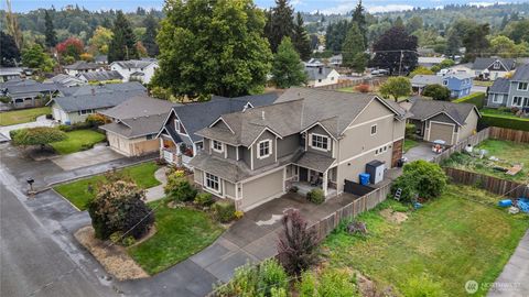 Photo of 416 17th Street SW, Puyallup, WA 98371 (MLS # 2439701)