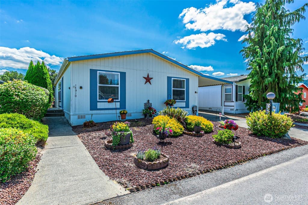 Photo of 14910 122nd Street E #25, Puyallup, WA 98374 (MLS # 2563983)