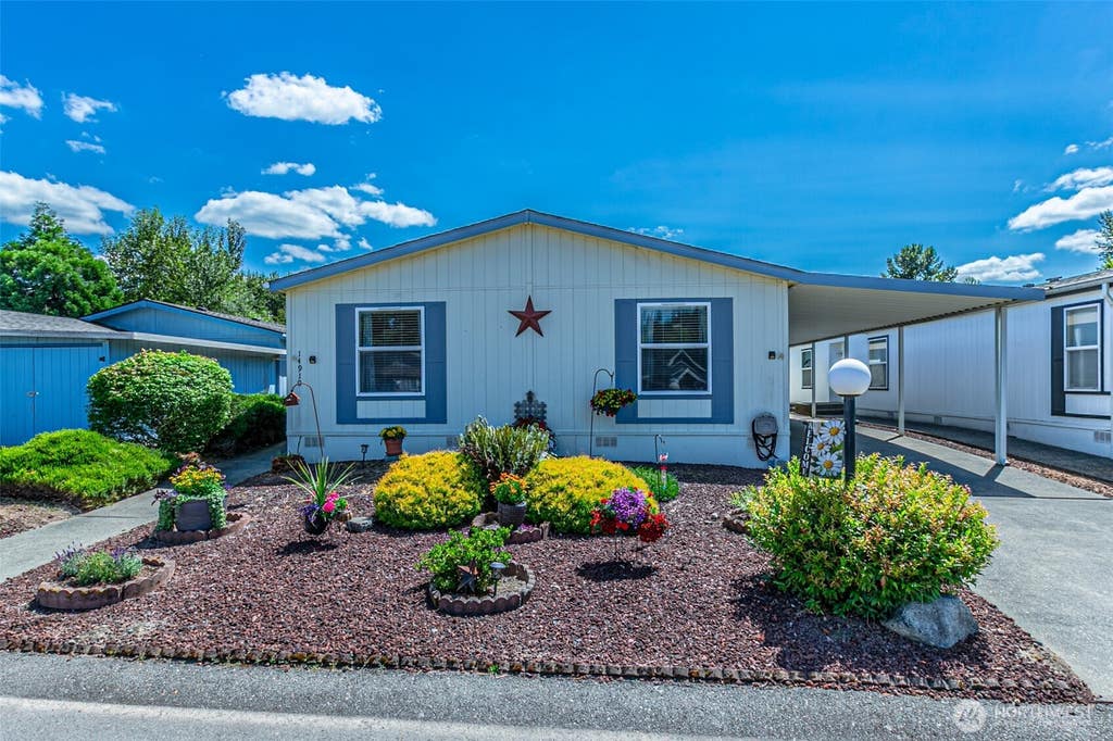 Photo of 14910 122nd Street E #25, Puyallup, WA 98374 (MLS # 2563983)