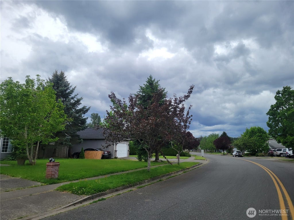 Photo of 506 Skinner Way SW, Orting, WA 98360 (MLS # 2543453)