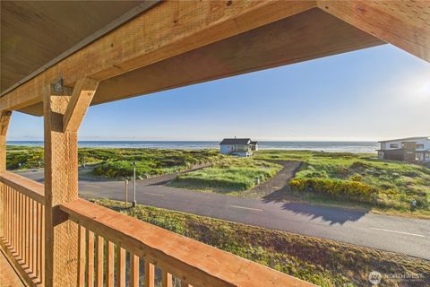 Photo of 612 Dune Crest Loop, Westport, WA 98595 (MLS # 2406450)