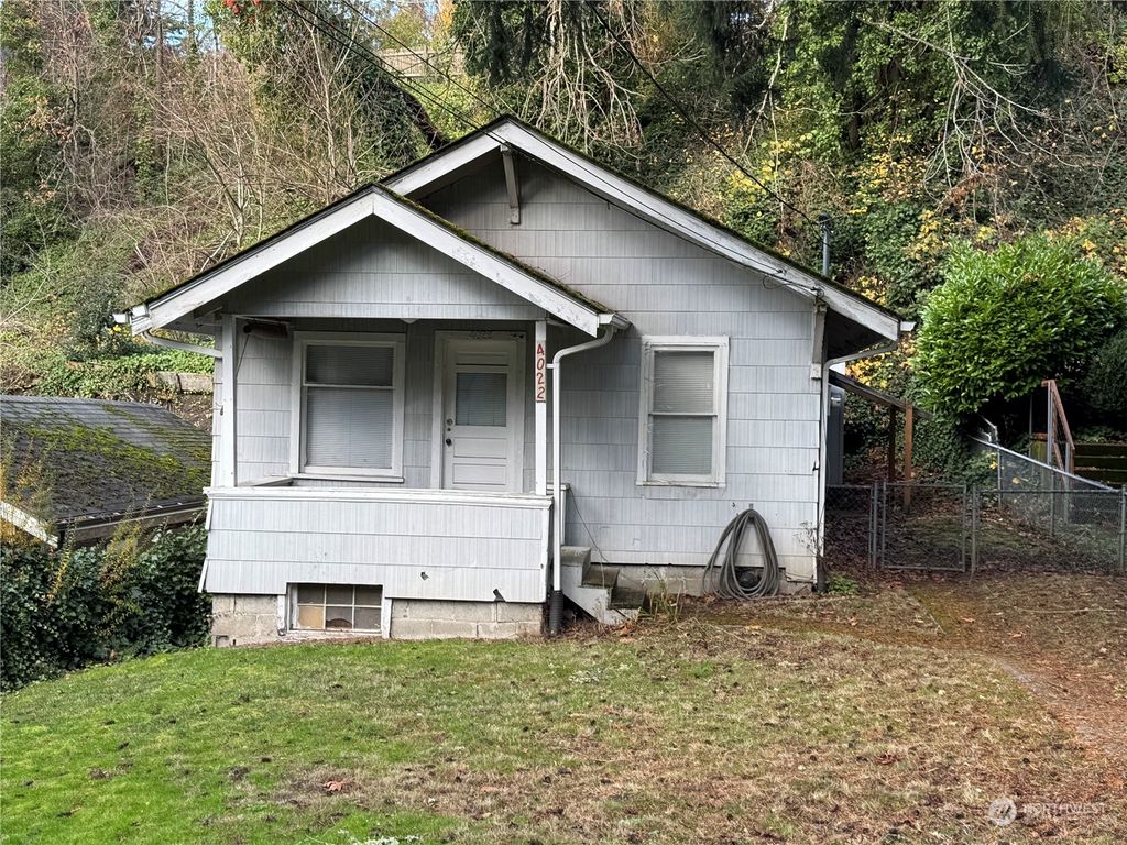 Photo of 4018 SW Orchard St, Seattle, WA 98136 (MLS # 2313420)