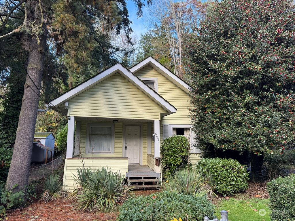 Photo of 4018 SW Orchard St, Seattle, WA 98136 (MLS # 2313420)
