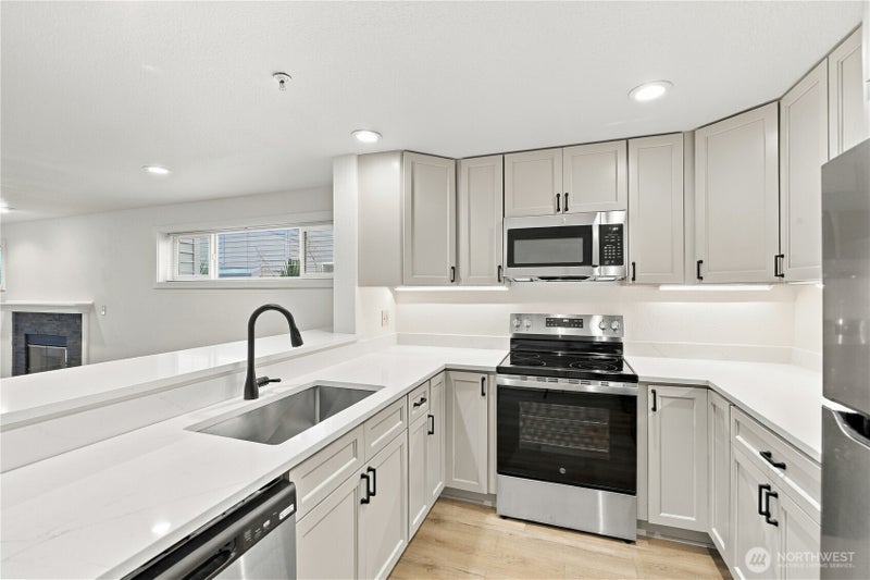 2125 California Avenue SW 103