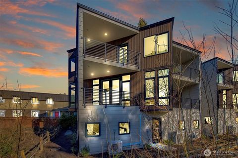 Photo of 417 102nd Avenue SE, Bellevue, WA 98004 (MLS # 2488703)