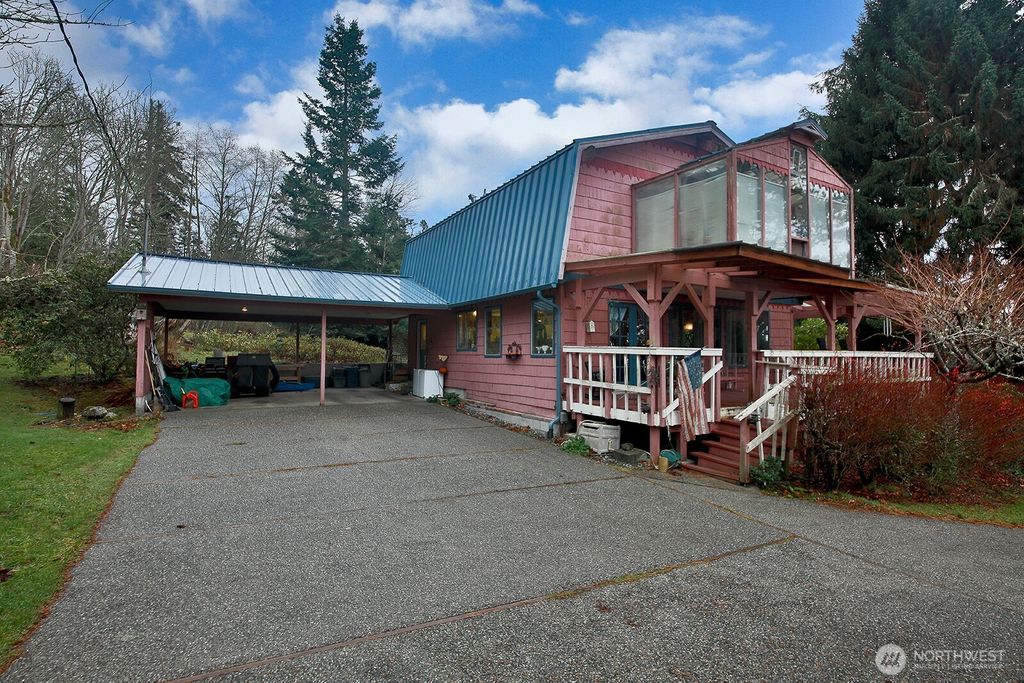 Photo of 6423 Admiralty Way, Freeland, WA 98249 (MLS # 2486708)