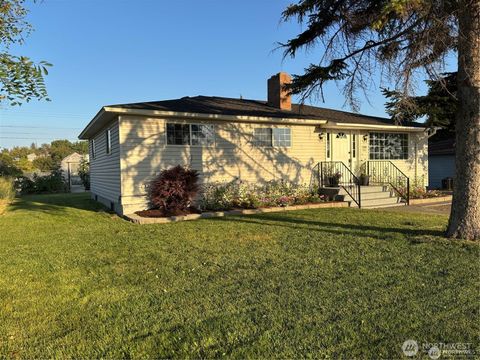 Photo of 1534 N Buell Drive, Moses Lake, WA 98837 (MLS # 2503633)