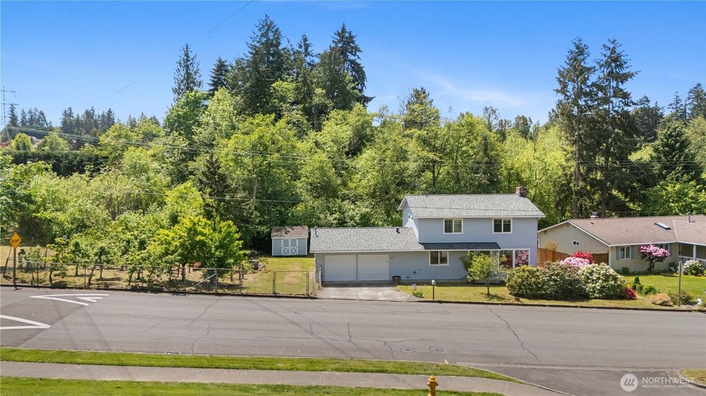 Photo of 12307 SE 74th Street, Newcastle, WA 98056 (MLS # 2522447)
