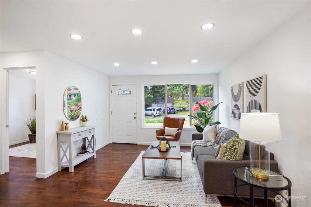 Photo of 841 SW 306th Street, Federal Way, WA 98023 (MLS # 2238819)