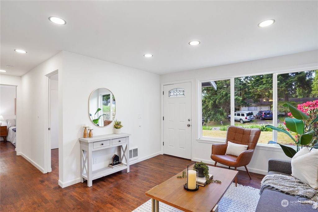 Photo of 841 SW 306th Street, Federal Way, WA 98023 (MLS # 2238819)