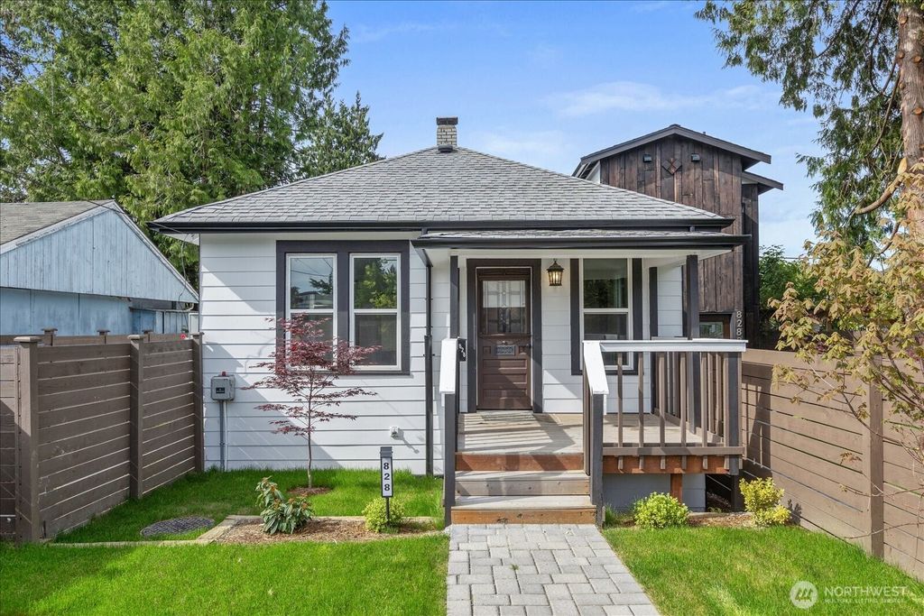 Photo of 828 S Sullivan Street, Seattle, WA 98108 (MLS # 2520380)