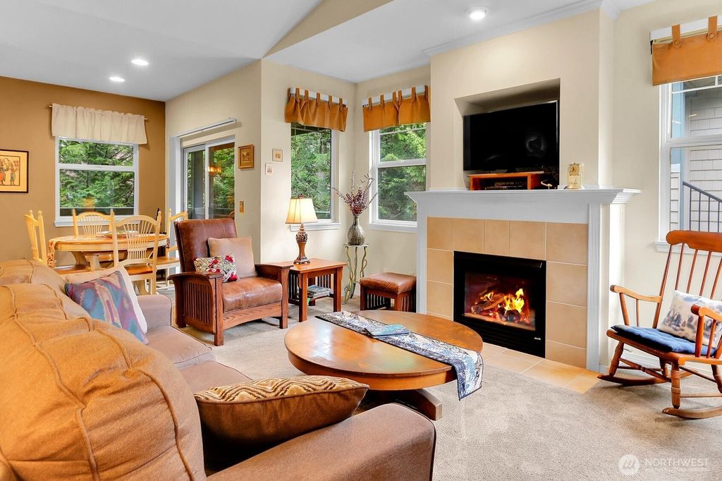 Photo of 1500 S 18th Street #F202, Renton, WA 98055 (MLS # 2401805)