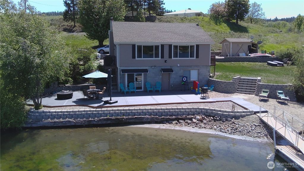 Photo of 6 Marions Cove Road, Republic, WA 99166 (MLS # 2529771)