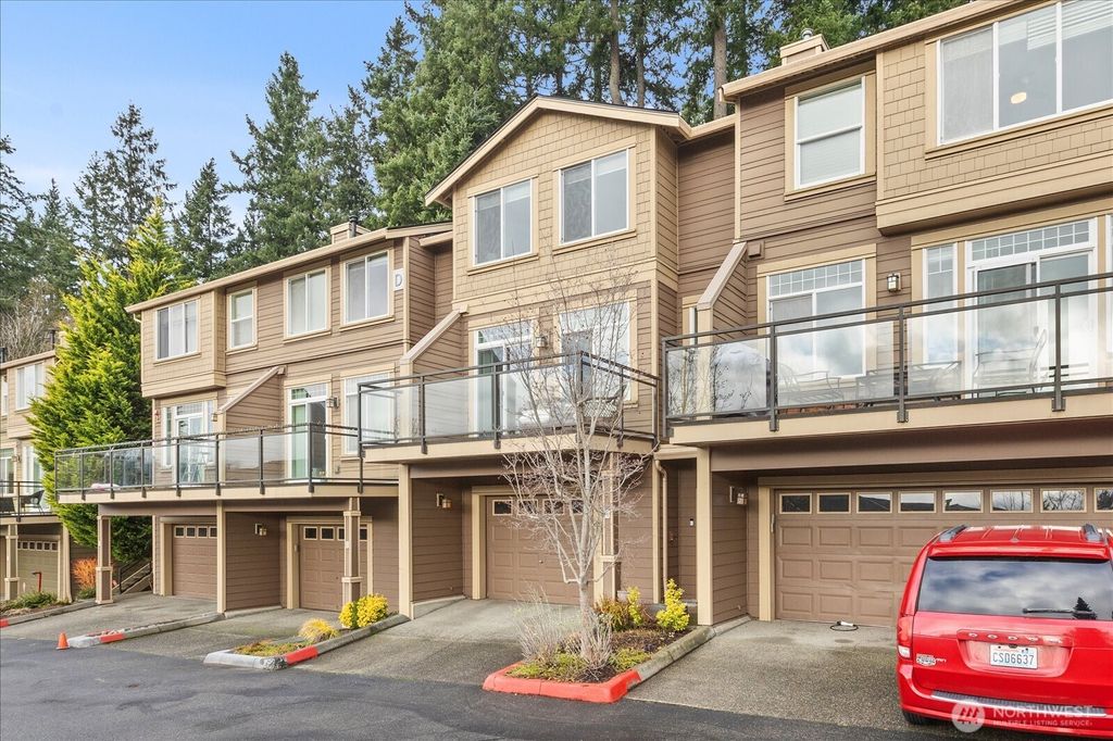 Photo of 23300 SE Black Nugget Road #D3, Issaquah, WA 98029 (MLS # 2467110)