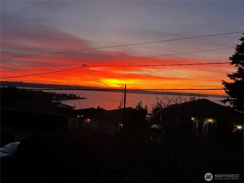 6121 Madrona Drive NE Tacoma WA 98422