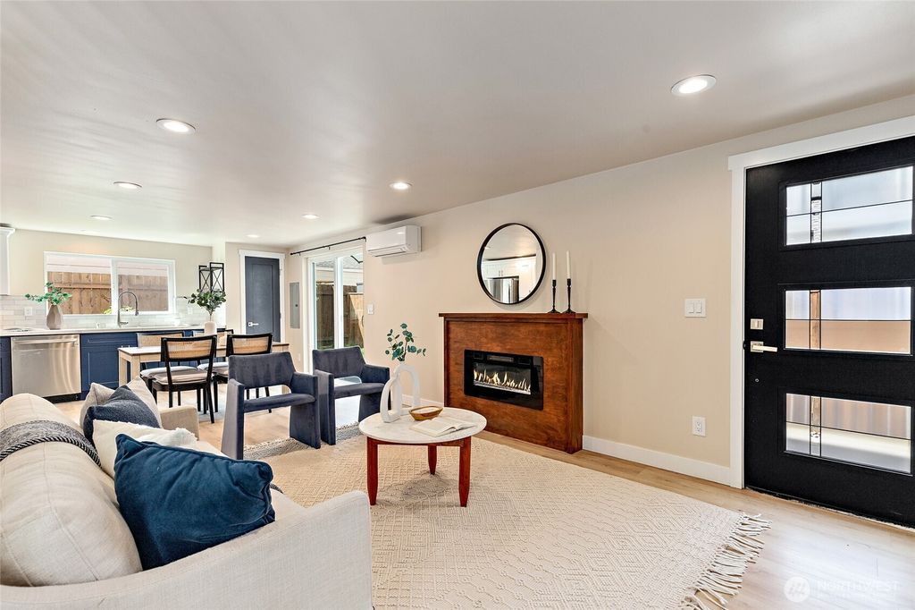 Photo of 14338 Ashworth Avenue N #B, Seattle, WA 98133 (MLS # 2523129)