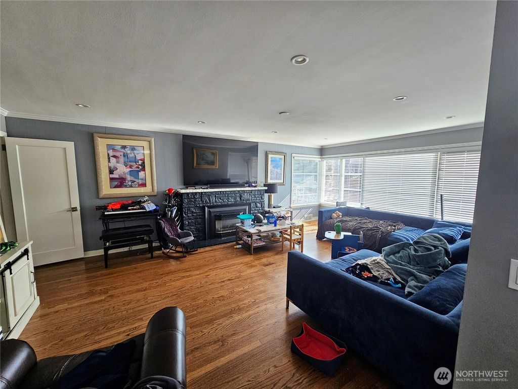 Photo of 3039 63rd Avenue SW, Seattle, WA 98116 (MLS # 2355998)