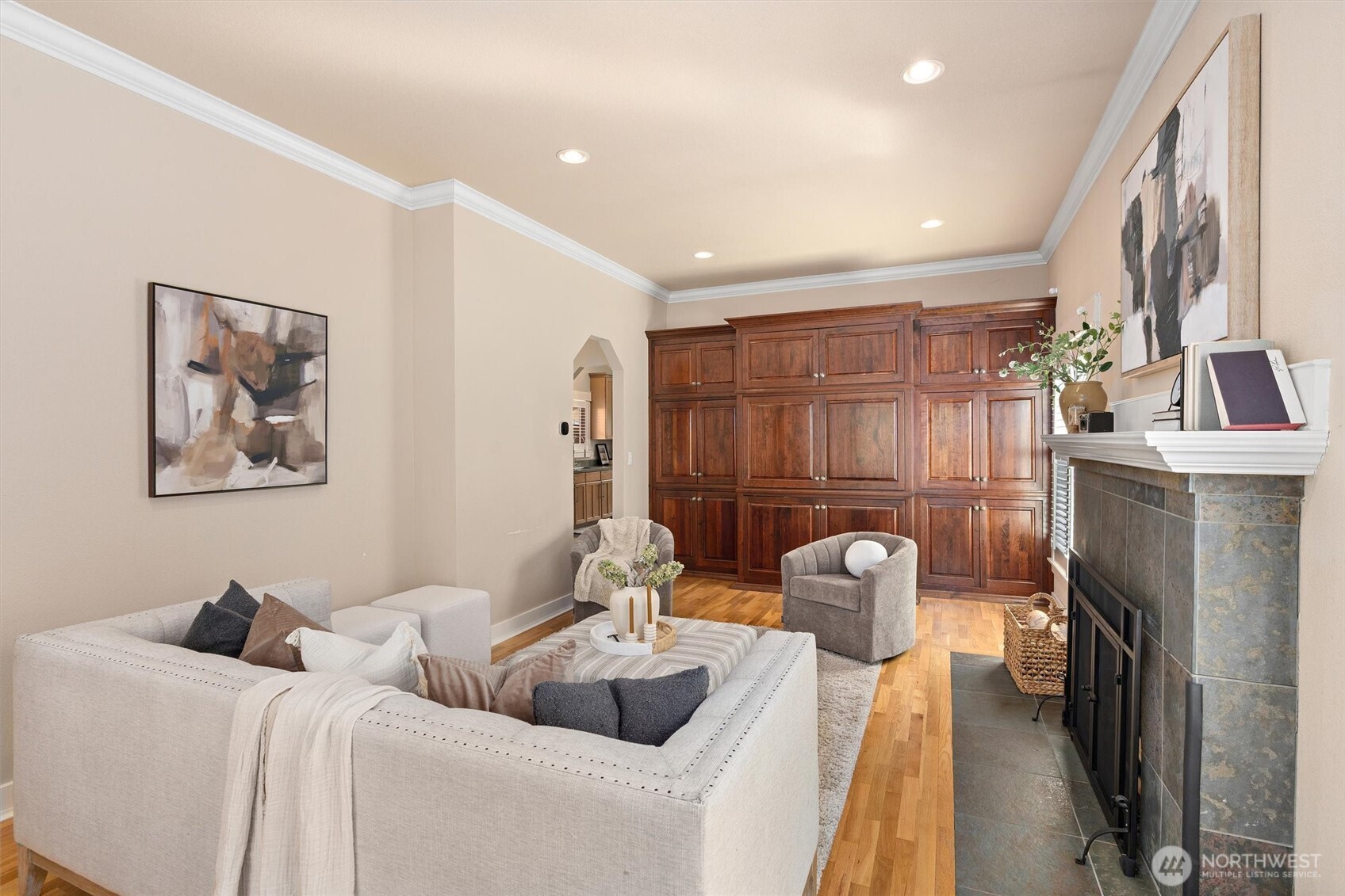 Seattle, Washington 98103, United States, 3 Bedrooms Bedrooms, ,3 BathroomsBathrooms,Residential,Active,96965