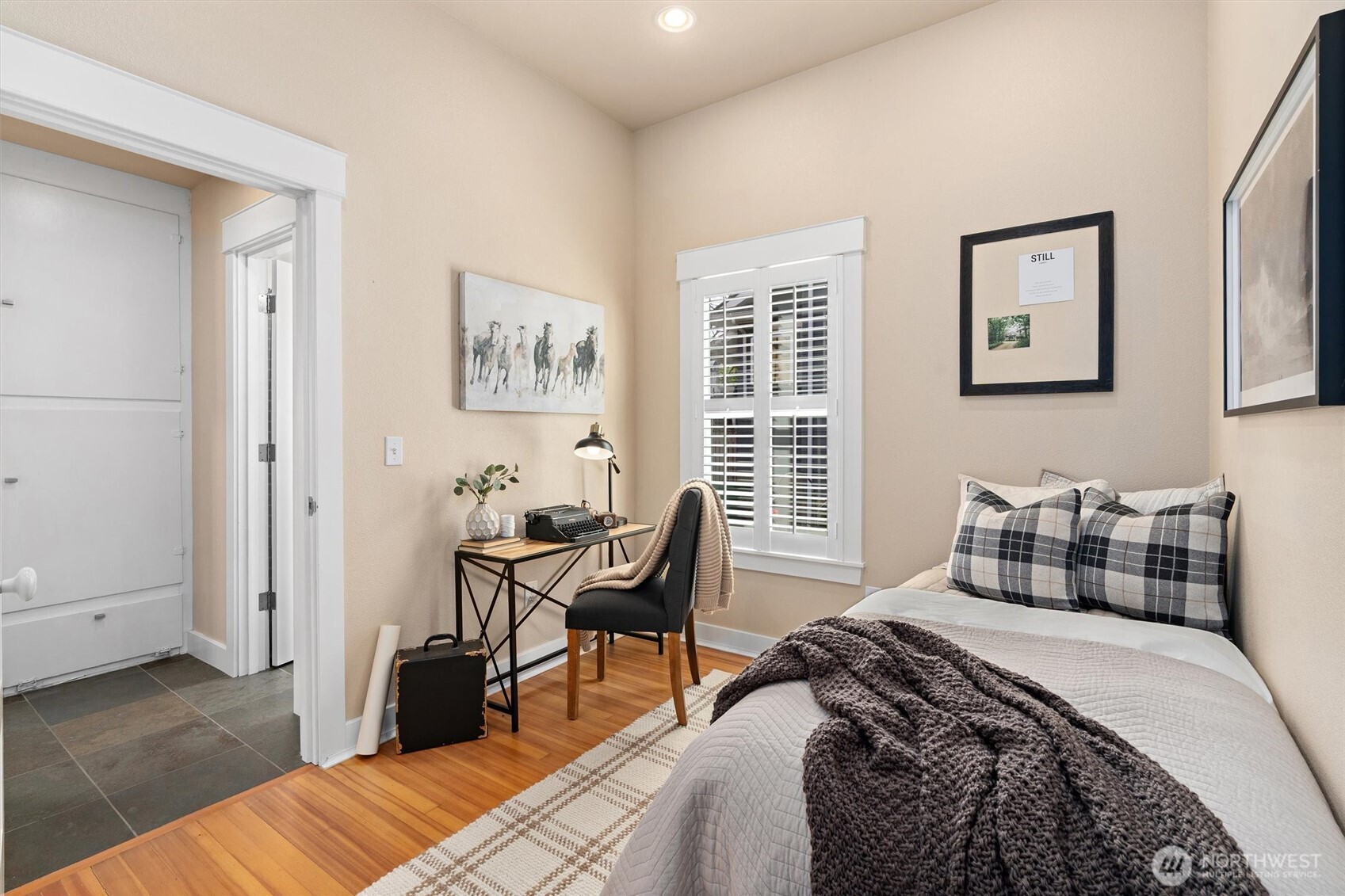 Seattle, Washington 98103, United States, 3 Bedrooms Bedrooms, ,3 BathroomsBathrooms,Residential,Active,96965