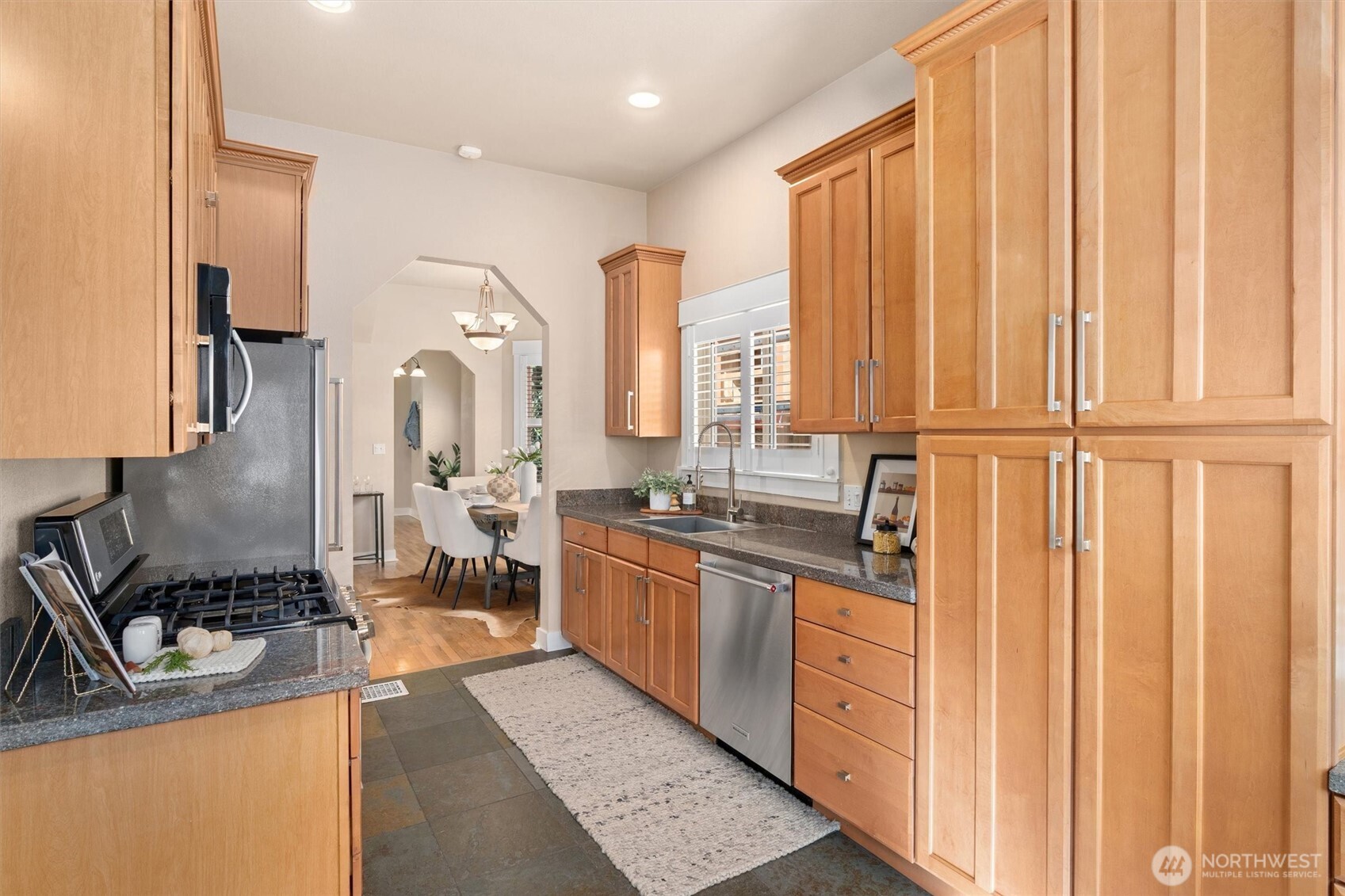 Seattle, Washington 98103, United States, 3 Bedrooms Bedrooms, ,3 BathroomsBathrooms,Residential,Active,96965