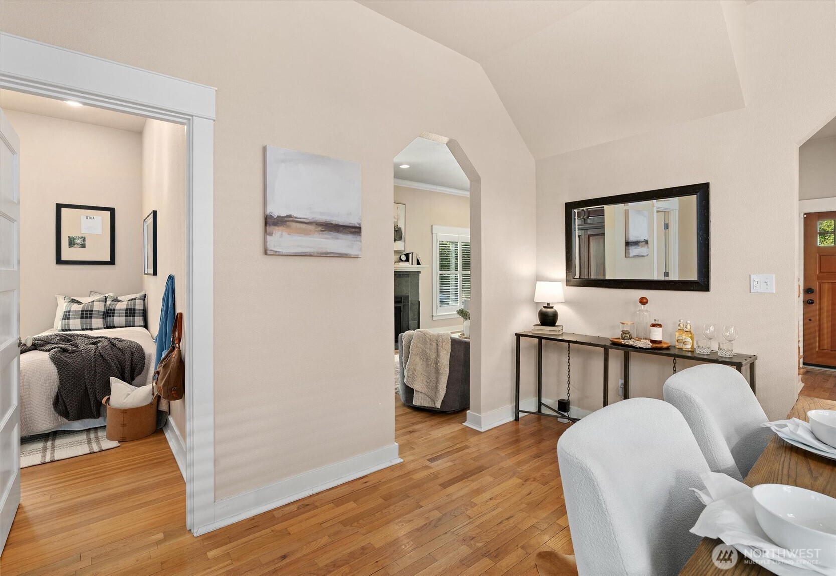 Seattle, Washington 98103, United States, 3 Bedrooms Bedrooms, ,3 BathroomsBathrooms,Residential,Active,96965