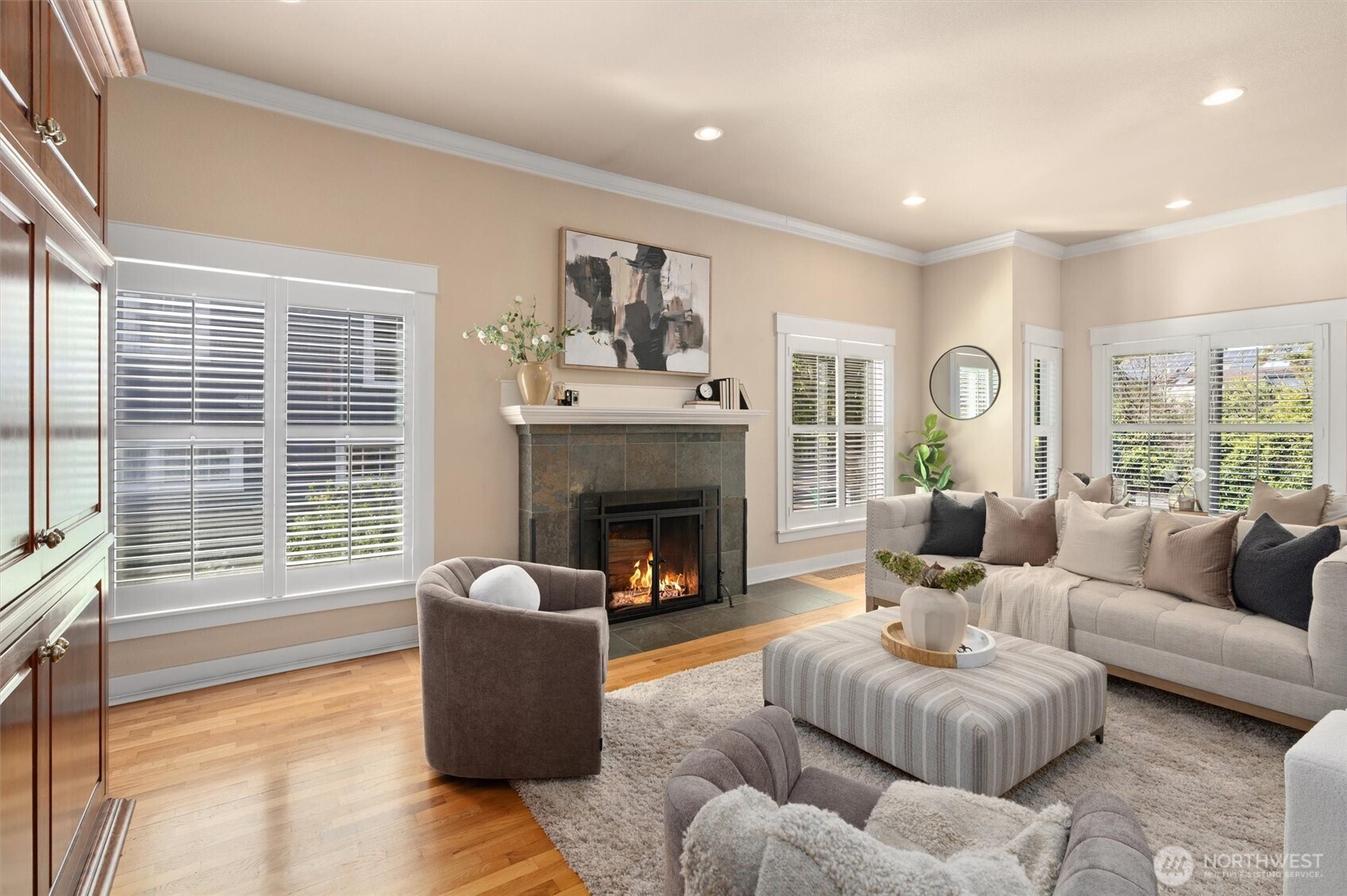 Seattle, Washington 98103, United States, 3 Bedrooms Bedrooms, ,3 BathroomsBathrooms,Residential,Active,96965