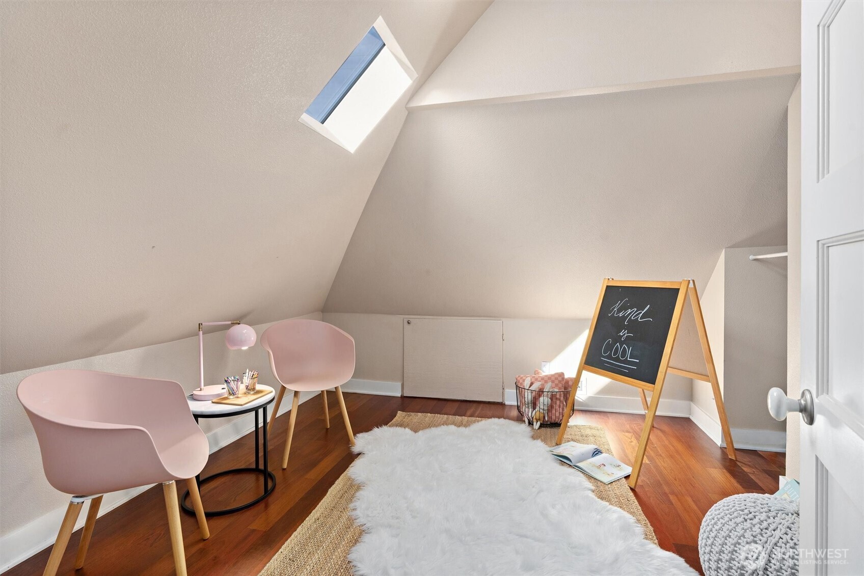 Seattle, Washington 98103, United States, 3 Bedrooms Bedrooms, ,3 BathroomsBathrooms,Residential,Active,96965