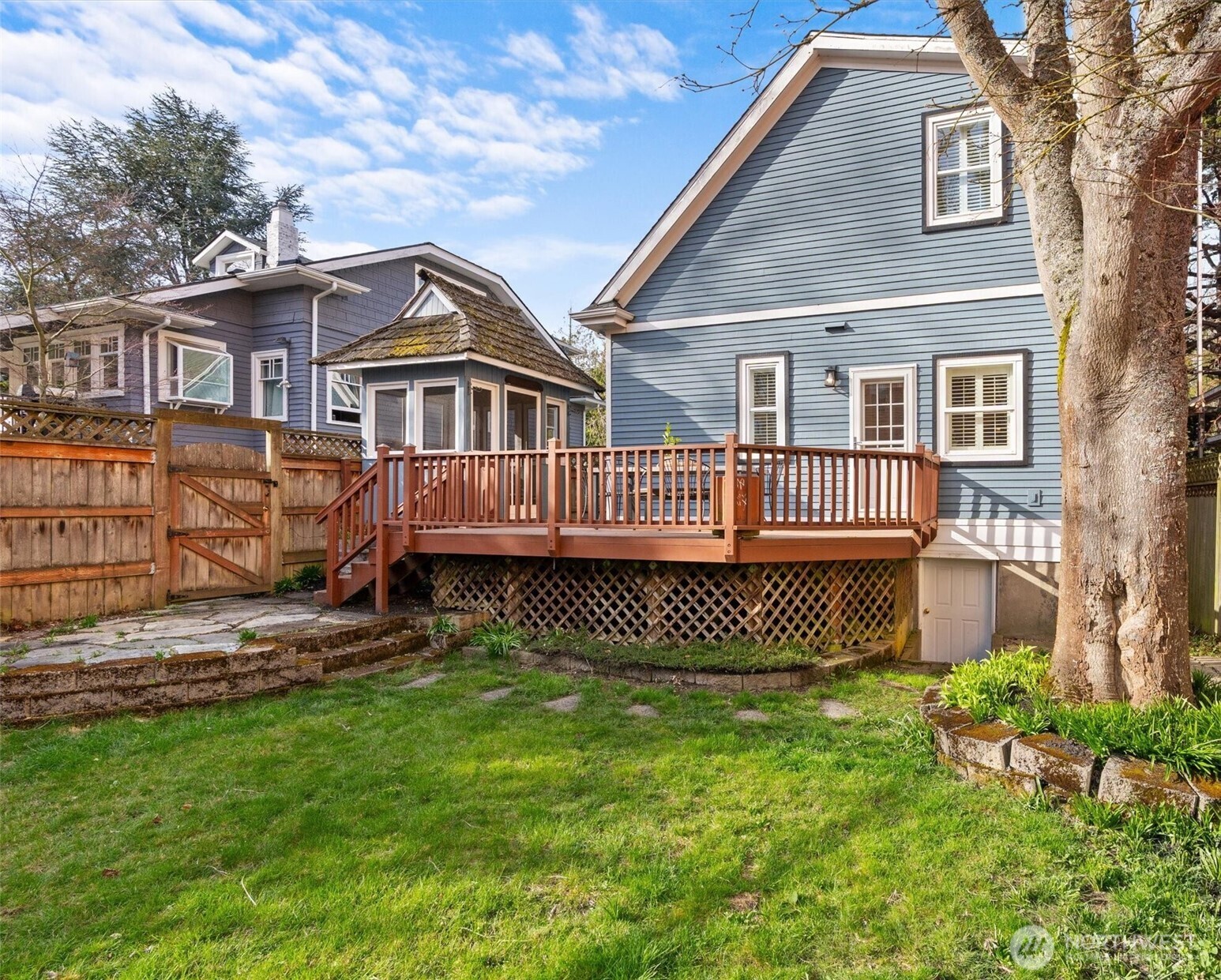 Seattle, Washington 98103, United States, 3 Bedrooms Bedrooms, ,3 BathroomsBathrooms,Residential,Active,96965