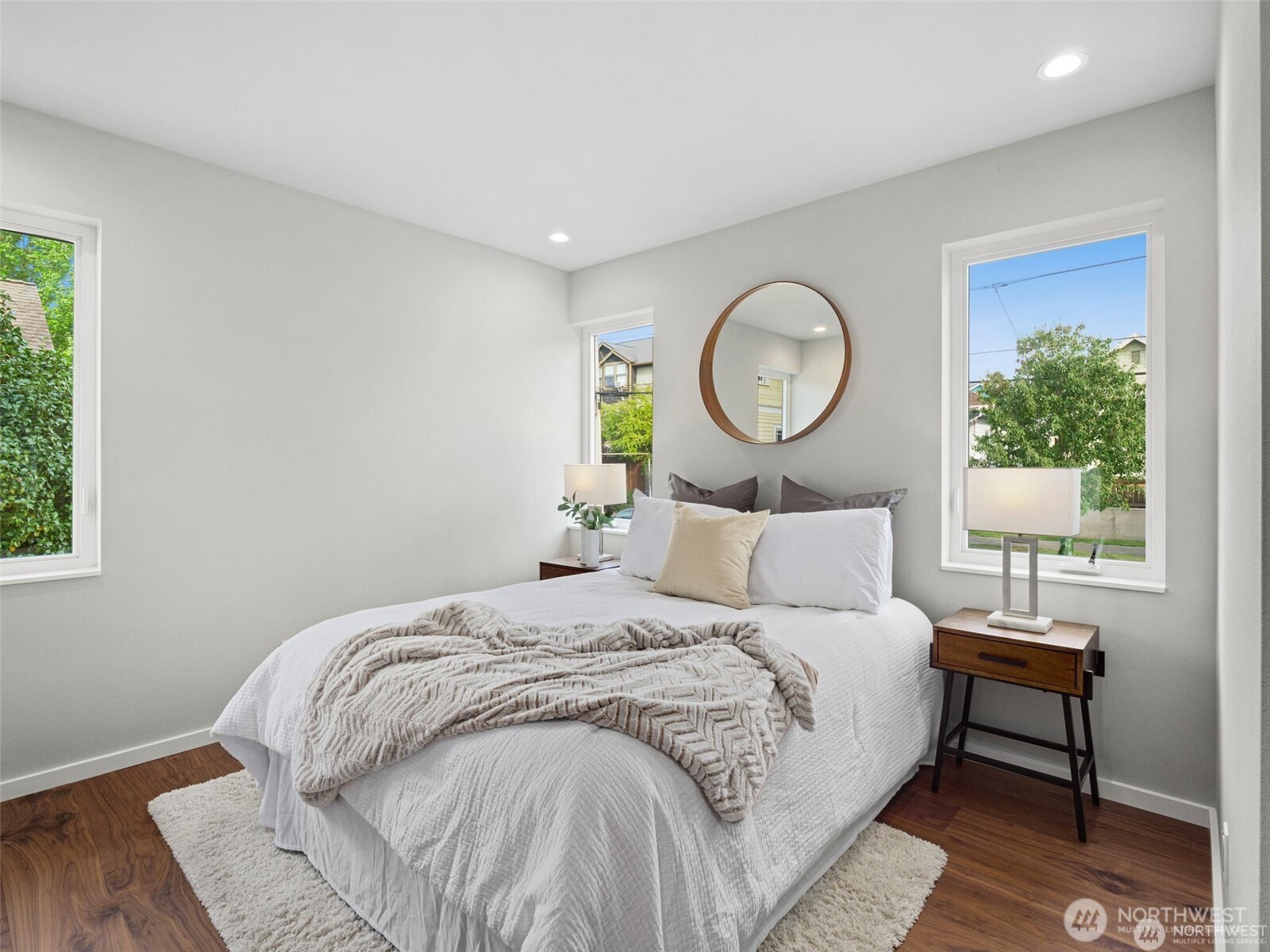 4464 Midvale Avenue N