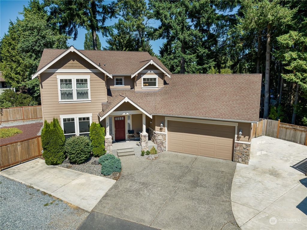 Photo of 32334 Hoyt Road SW, Federal Way, WA 98023 (MLS # 2148976)