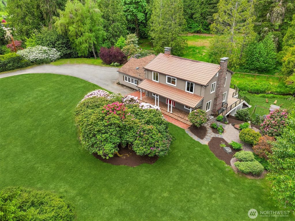 Photo of 12653 Avondale Road NE, Redmond, WA 98052 (MLS # 2429927)