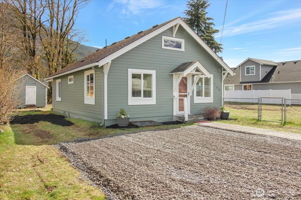 Photo of 720 Givens (lots 36 & 37) Avenue, Darrington, WA 98241 (MLS # 2349652)