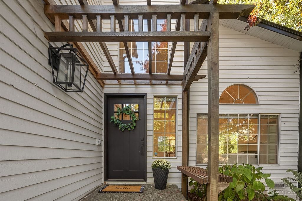 Photo of 11700 NE 107th Place, Kirkland, WA 98033 (MLS # 2167142)