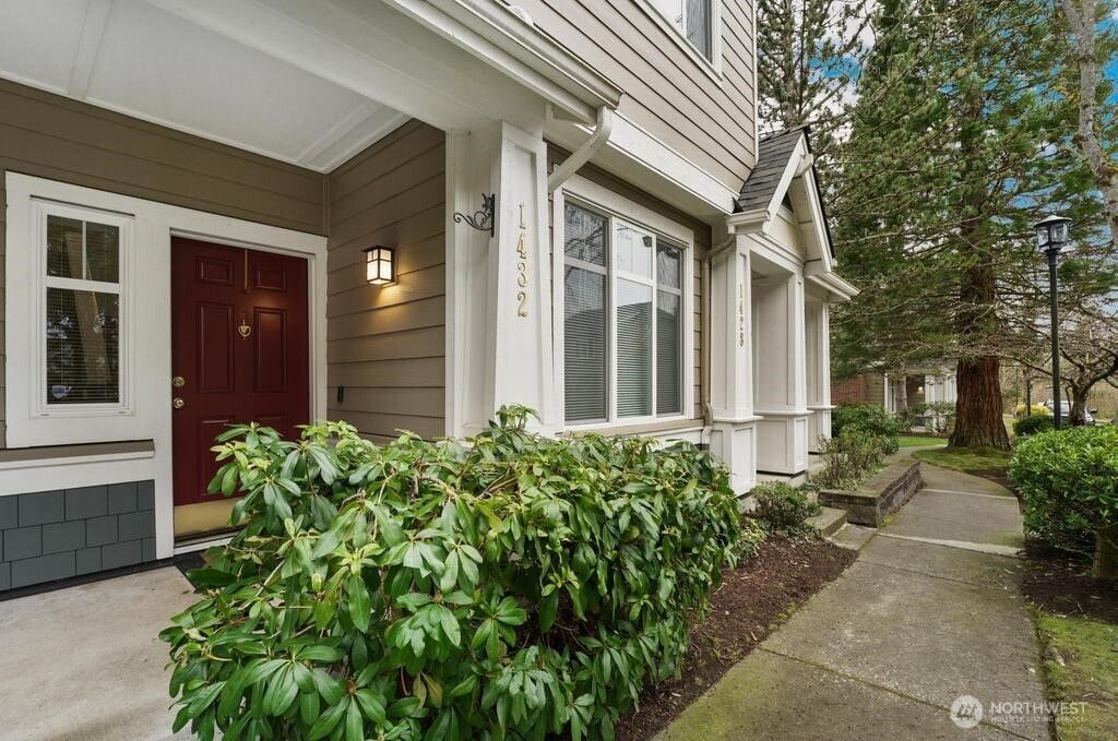 Photo of 1432 Huckleberry Circle #1432, Issaquah, WA 98029 (MLS # 2335373)