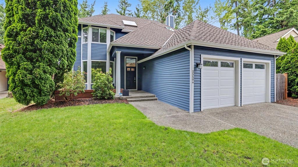 Photo of 25506 SE 41st Lane, Sammamish, WA 98029 (MLS # 2554963)