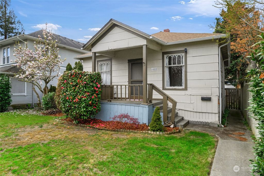 Photo of 1622 Hoyt Avenue, Everett, WA 98201 (MLS # 2059504)