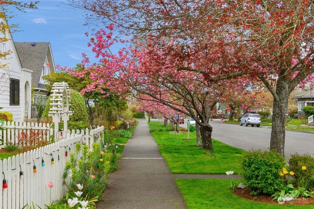 Photo of 1622 Hoyt Avenue, Everett, WA 98201 (MLS # 2059504)